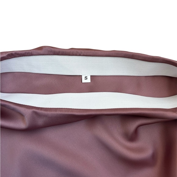 Brand New Women’s Blush Pink Long Maxi Satin Skirt- Size Small - Picture 4 of 5